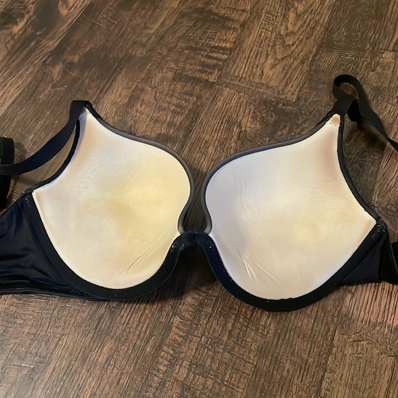 Update * 2 bras together - Size 34 C red, black doesn’t have tag - Picture 14 of 16